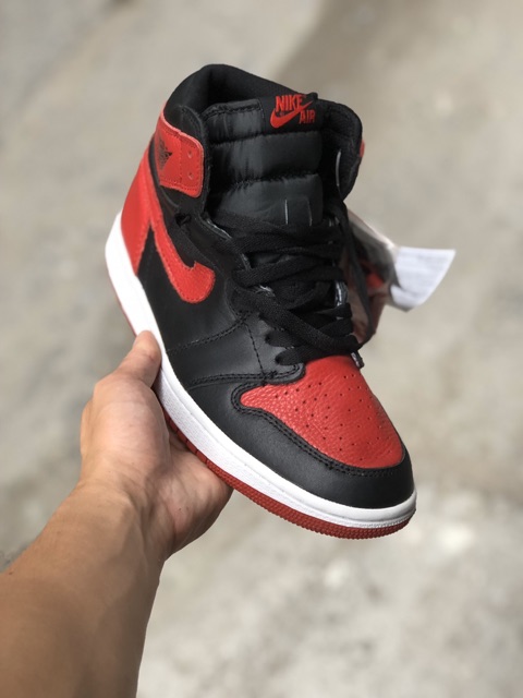 Giày thể thao Jd1 phối màu đen đỏ bred | Ảnh tự chụp