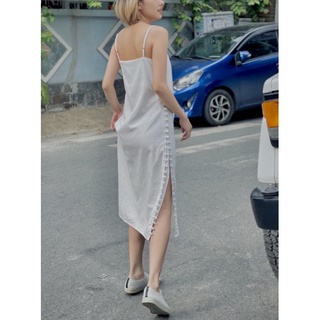 Đầm linen suông đính cúc