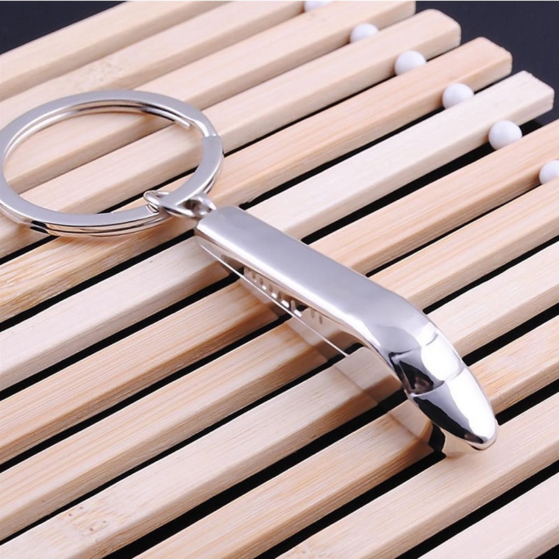 Móc Khóa Hình Đầu Tàu Lửa 3D Bằng Kim Loại Màu Bạc Dành Cho Xe Hơi