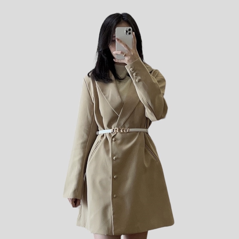 Blazer cài lệch phong cách Hàn Quốc