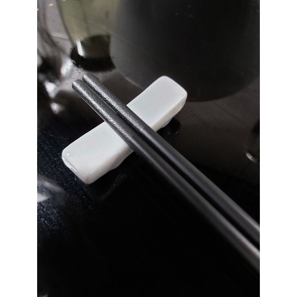 Set 6 cái gác đũa bằng sứ trắng