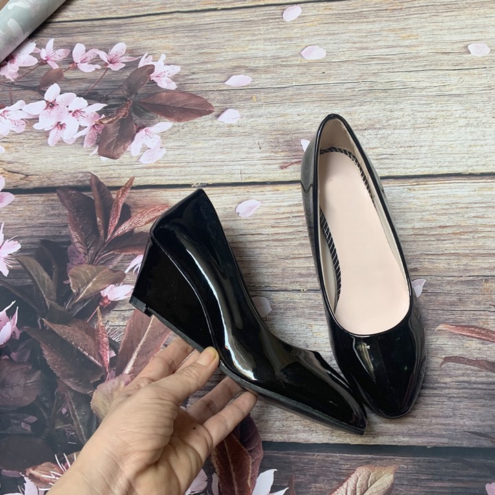 Giày nữ đế xuồng  da bóng đen và trắng bít mũi 5p có ảnh thật