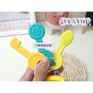 đồ chơi gặm nướu cho bé
