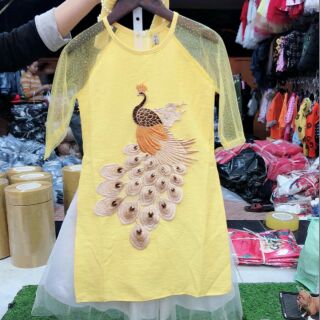 Áo dài chất gấm lua hình công thêu đắp cho bé gái Size 15-26kg..........................................................