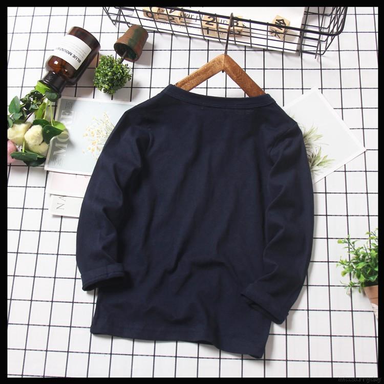 Áo thun tay dài cổ tròn in chữ và hình khủng long xinh xắn cho bé trai