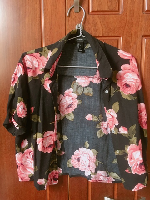 [ THANH LÝ] F21- Floral Cropped Shirt