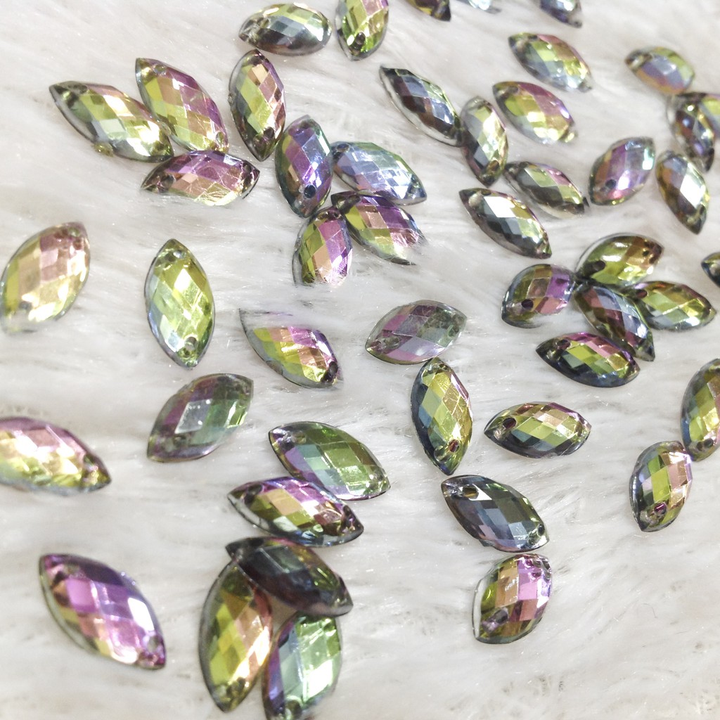 Hạt acrylic kết áo 7 màu hình chiếc lá thoi size 1.2cm