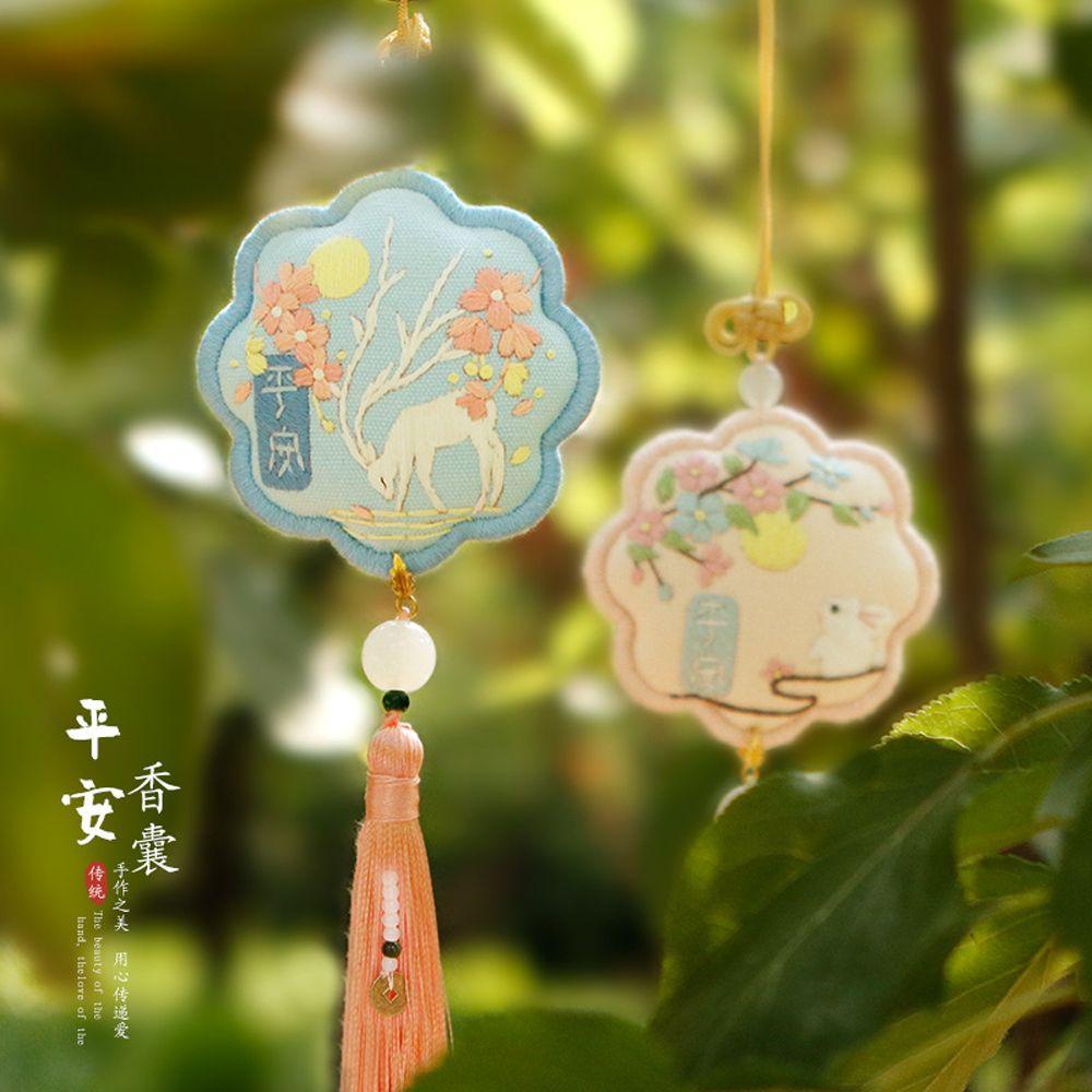 Móc Khóa Hình Thỏ Thêu Thủ Công Dễ Thương