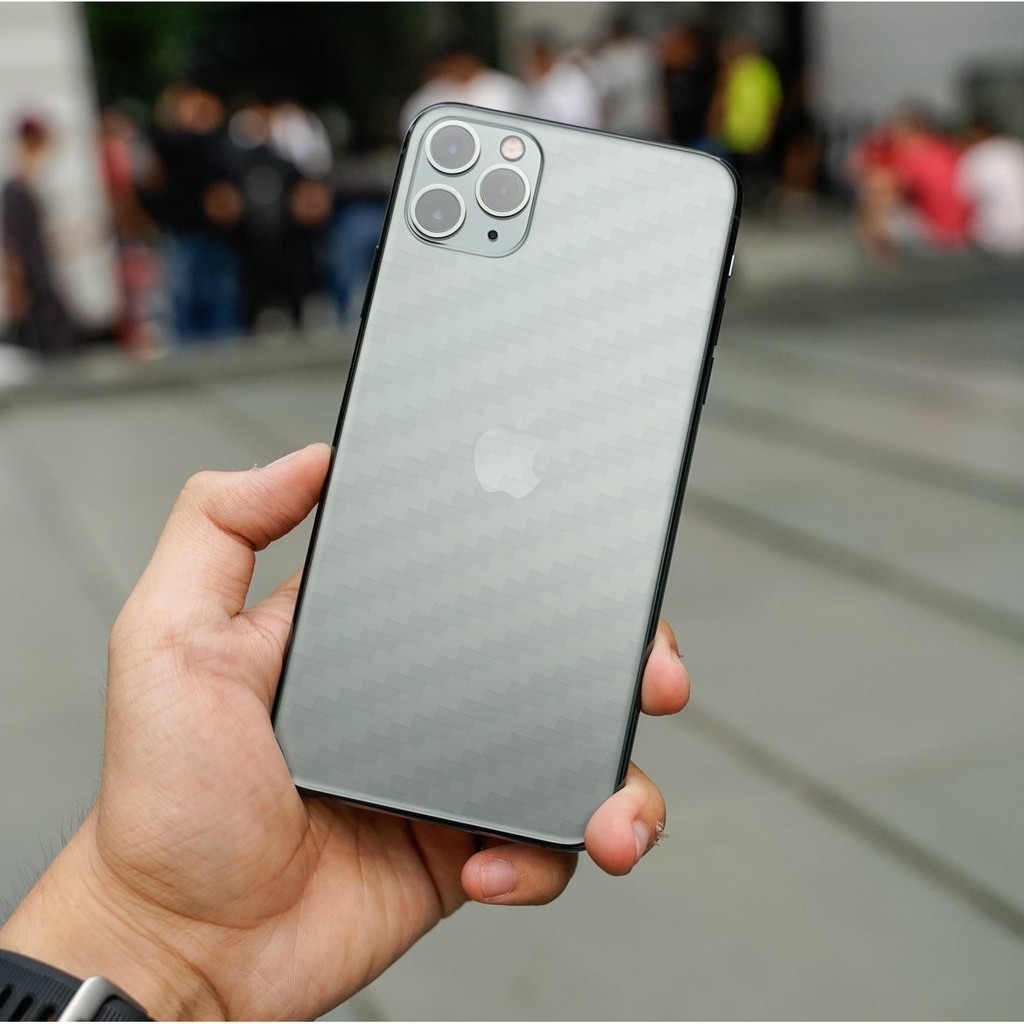 Miếng dán carbon mặt lưng iPhone 11, Pro, Pro Max chống trầy cho điện thoại