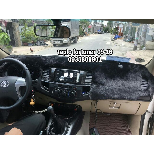 Thảm taplo lông thú Fortuner