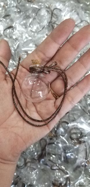 Lọ tinh dầu treo xe ô tô Leviter