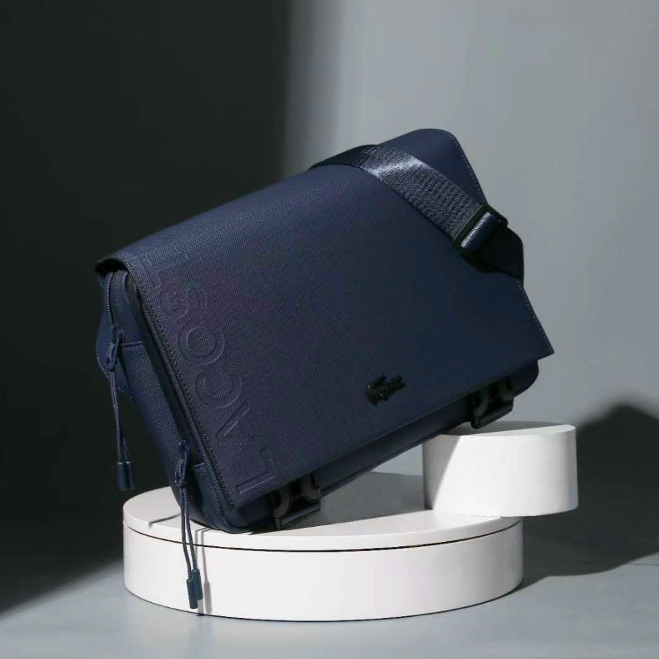 Túi nam Lacos đeo chéo hình chữ nhật nắp gập logo cá sấu đẹp