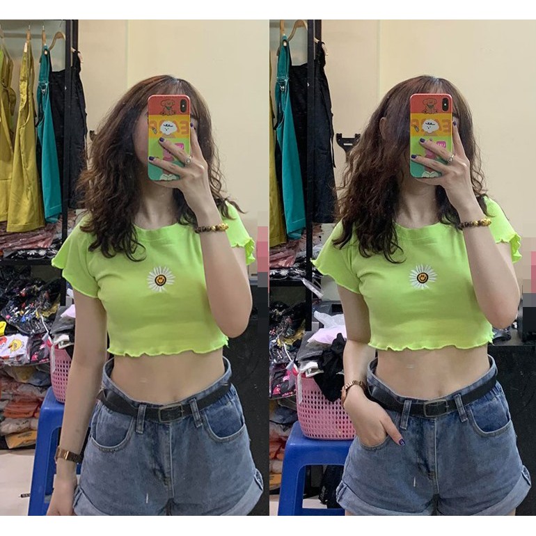 Áo thun croptop thêu hoa cúc mặt cười sẵn 4 màu | BigBuy360 - bigbuy360.vn