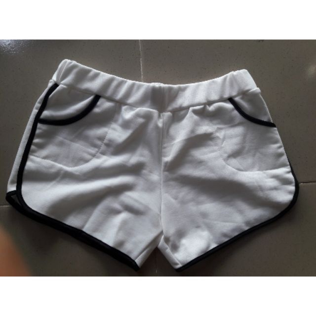 Quần đùi thể thao nữ có túi