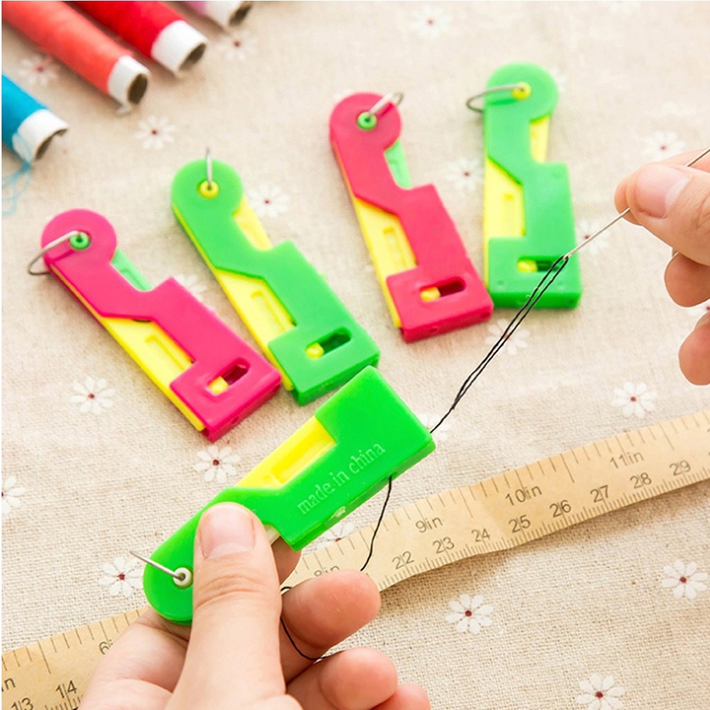Bộ 5 Dụng Cụ Xỏ Chỉ Tự Động Nhiều Màu Mới Lạ