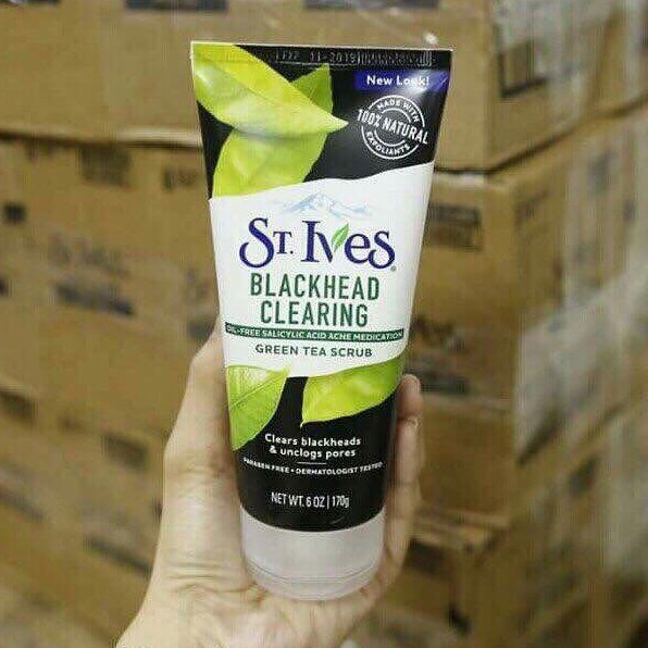 Sửa rửa mặt St Ives Blackhead Clearing Green Tea Scrub