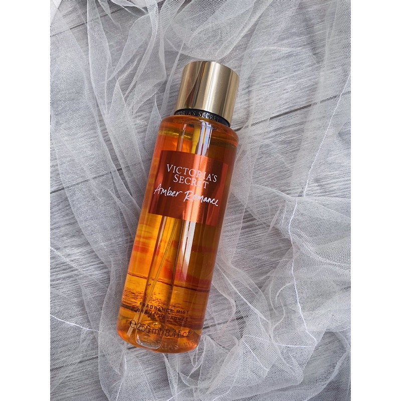 Xịt thơm cơ thể VS Amber Romance