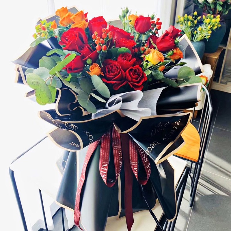 Giấy Gói Hoa Viền Đồng Chữ Anh Ngữ Tập 20 Tờ Khổ 58-58cm Cực Đẹp