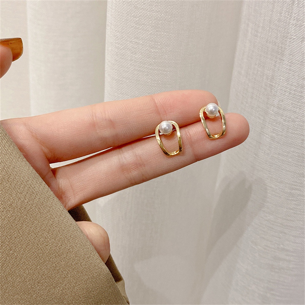 1 đôi bông tai hình chữ U mini đính ngọc trai phong cách retro dành cho nữ