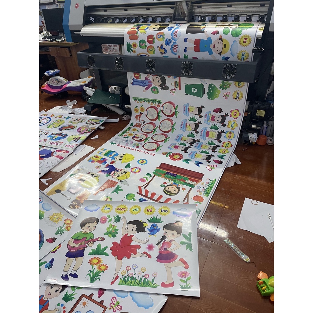 Decal trang trí lớp - Bảng tin lớp