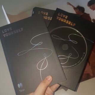 Album LoveYourself: Tear