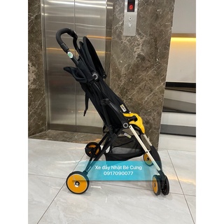 Xe đẩy combi F2 AB240 đen vàng