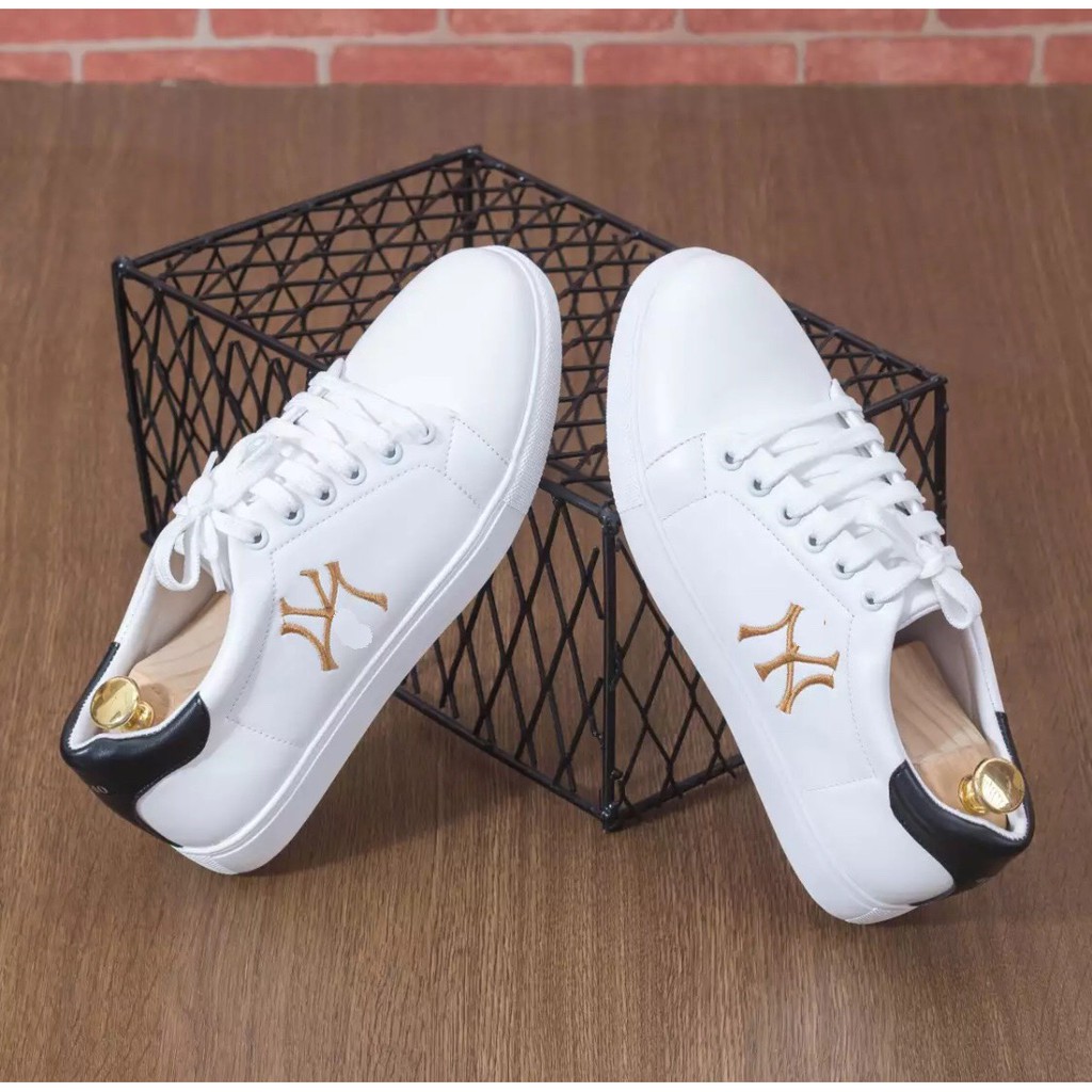 Giày nam màu trắng siêu đẹp cực chất hàng mới về siêu hotttt | BigBuy360 - bigbuy360.vn