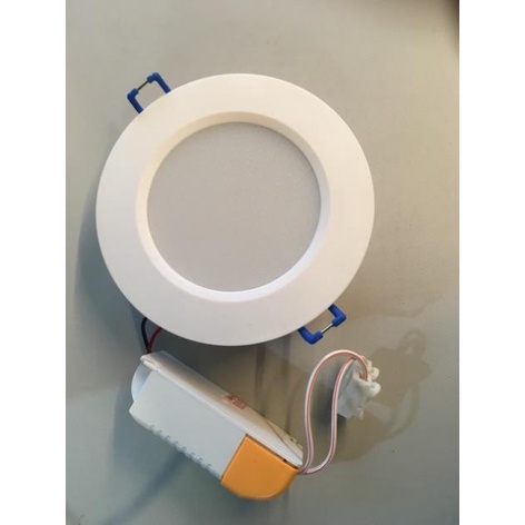 Đèn led âm trần rạng đông 7w .