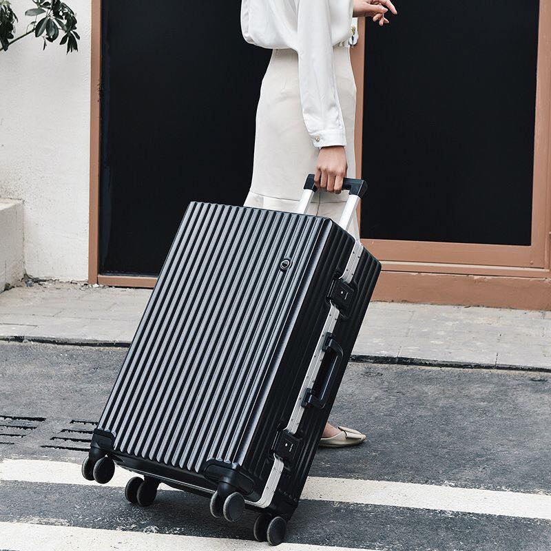 Vali Khung Nhôm Khóa Sập Kèm Áo Bọc Thời Trang