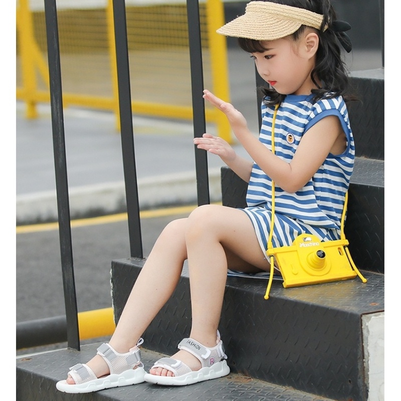 Xăng đan Thể Thao Đế Mềm Size 26-37 Thời Trang Đi Biển Mùa Hè Cho Bé