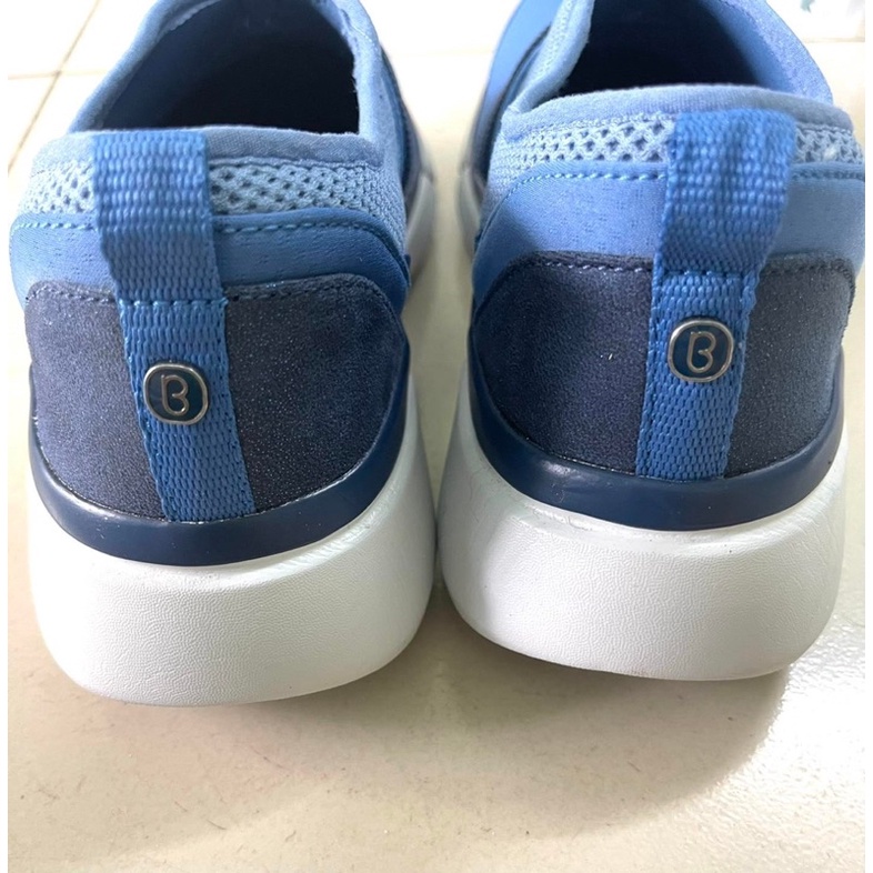 Giày thể thao Bzees