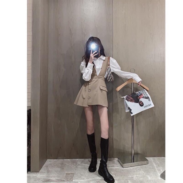 Set áo sơ mi đũi xjnh mix yếm quần kaki lệch vai dễ thương lắm luôn
