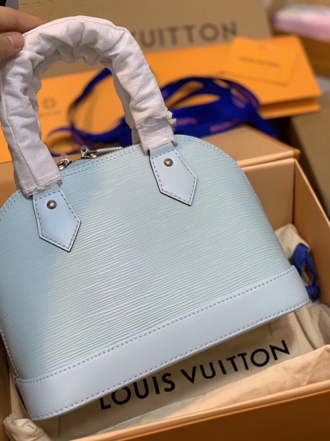 𝐓𝐮́𝐢 𝐋𝐯 𝐡𝐞̂́𝐧 𝐬𝐢𝐞̂𝐮 𝐜𝐚̂́𝐩