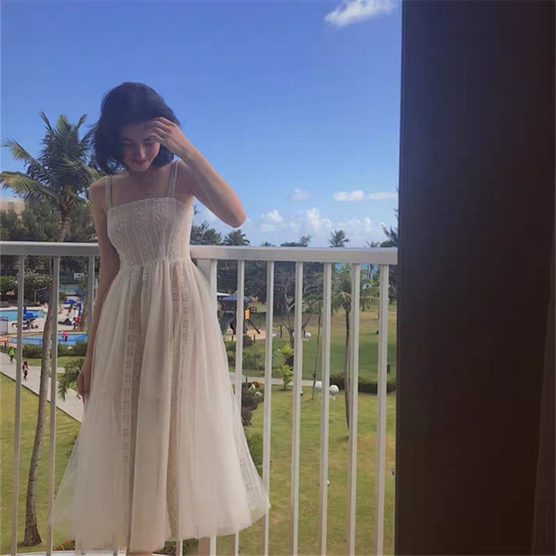 Váy ren hoa 2 dây xoè tiểu thư