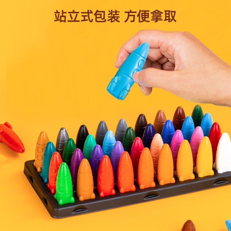 Bút sáp màu hưu cơ Deli không độc hại an toàn cho trẻ em với thiết kế hình tàu vũ trụ dễ thương.