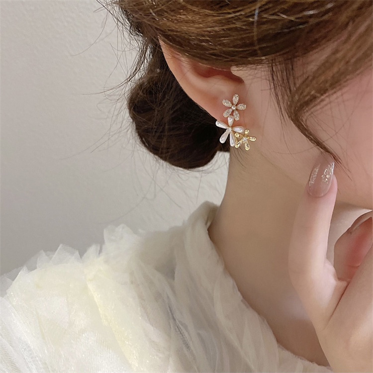 Đôi Bông Tai Mạ Bạc 2022 Hình Hoa Đính Kim Cương Giả &amp; Ngọc Trai Thời Trang