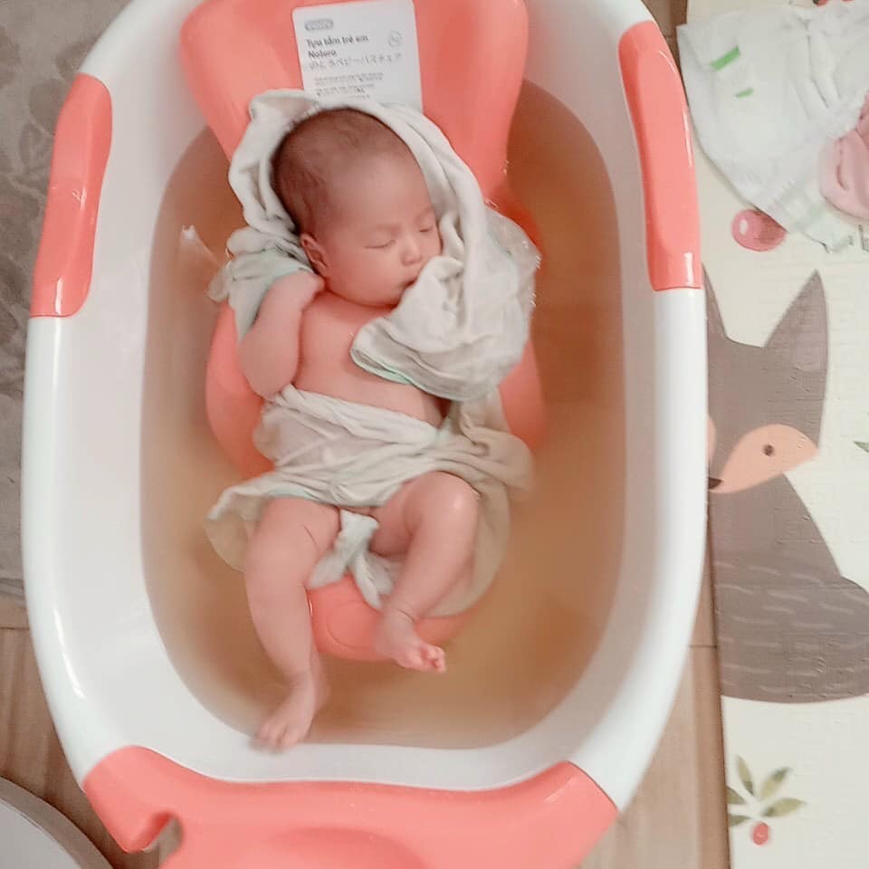 Chậu Tắm Cho bé sơ sinh loại to kèm tựa lưng nhựa cho trẻ em notoro Inochi tặng gáo thau rửa mặt gấp gọn0