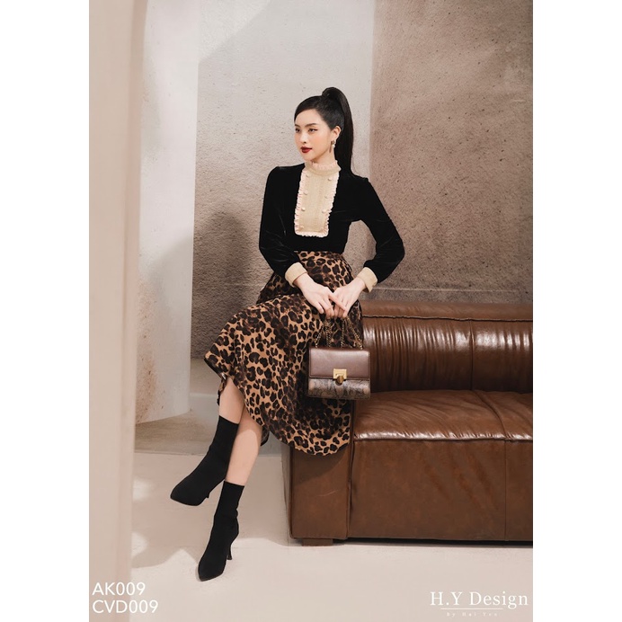 Áo nhung đáp ren cổ - AK009