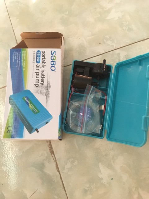 Sục cá chạy Sbằng pin(Bên e tặng kèm cả pin luôn nhé) hãng SOBO