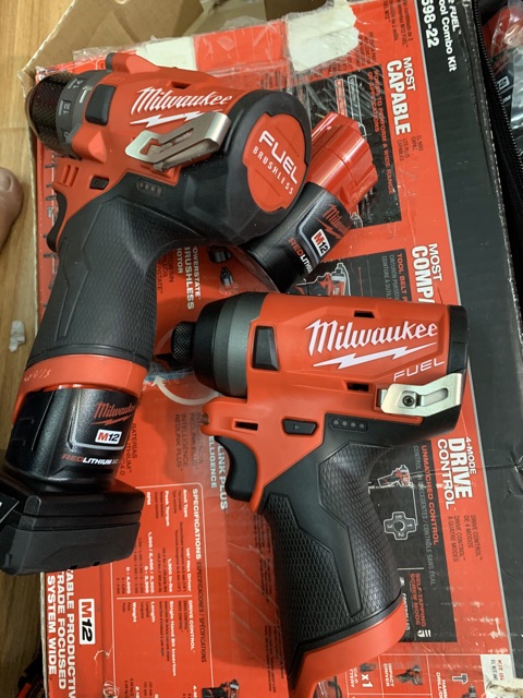 Máy vít Milwaukee 2553