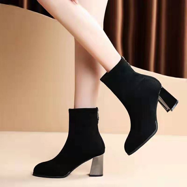 Bos da lộn mấu mới khoá 5G | BigBuy360 - bigbuy360.vn