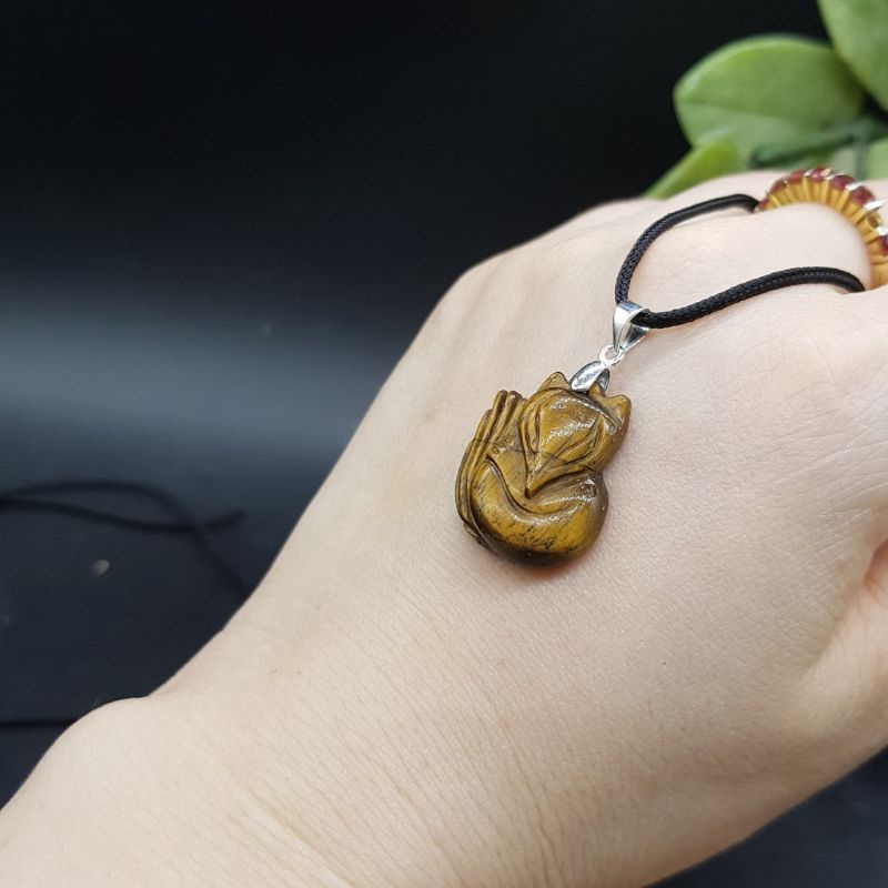 Mặt hồ ly cửu vĩ 9 đuôi đá T.A mắt hổ chế tác thủ công hoàn toàn tự nhiên nâu vàng mệnh thổ-kim