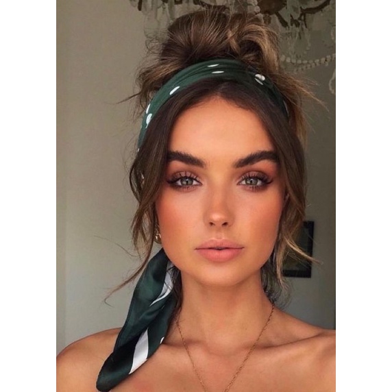 Khăn turban lụa vuông size 70x70cm in chấm bi - Maben