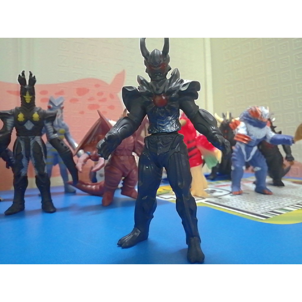 Mô hình Quái vật Dark Lugiel 13cm Kaiju Ultraman Series Siêu nhân điện quang [Đồ Chơi 24/7]