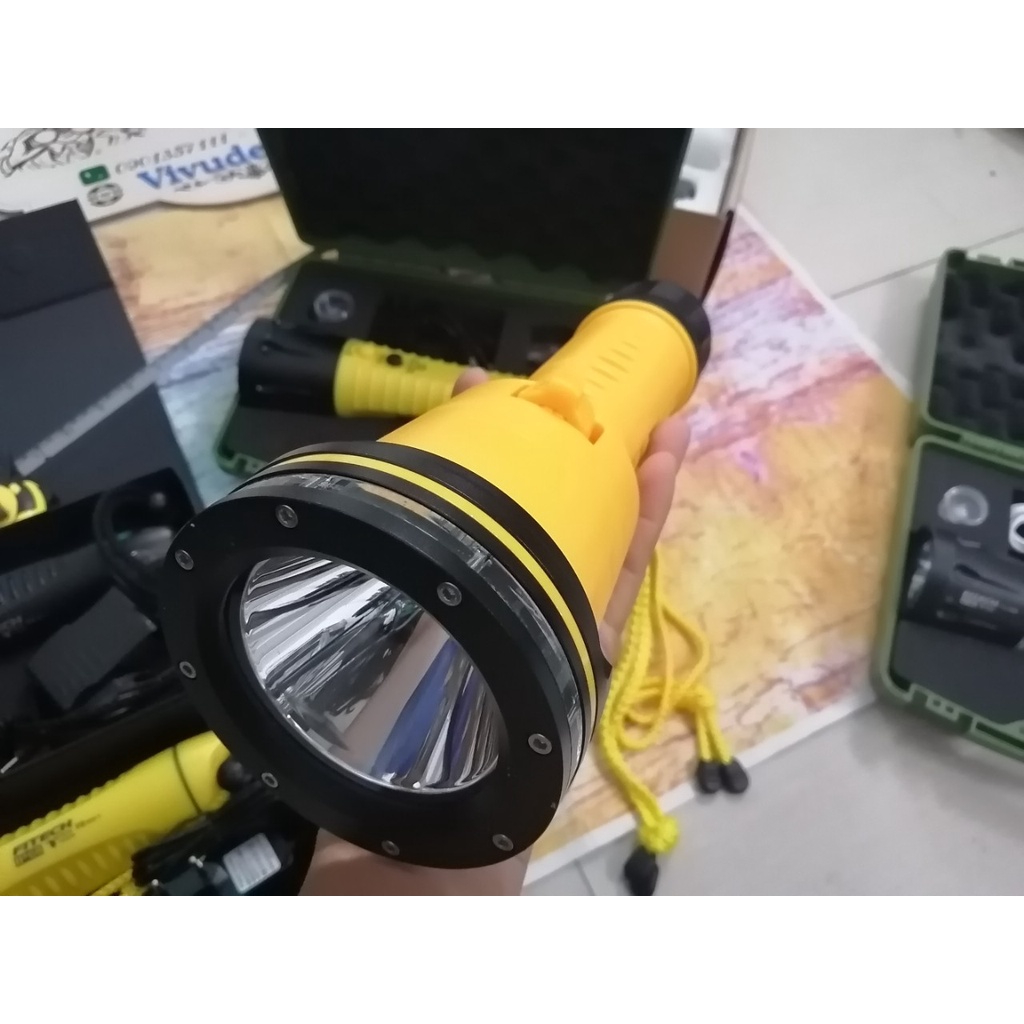 Đèn lặn biển Q9 chính hãng cao cấp