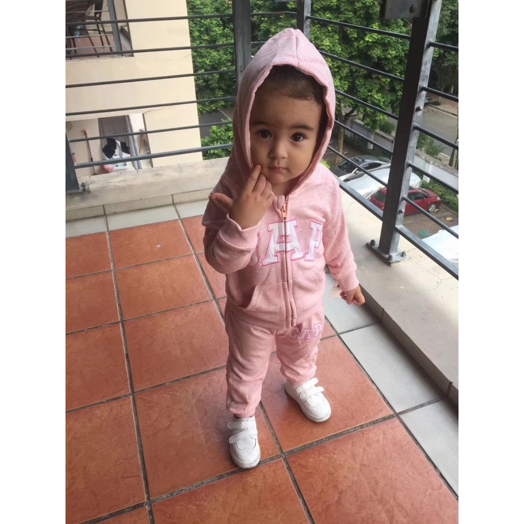 Bộ đồ Gap bé gái Shop mẹ Min