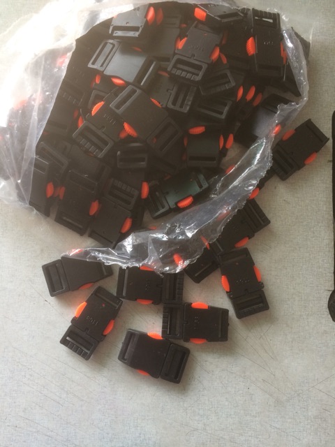 Combo 50 khoá cài quay nón bảo hiểm balo