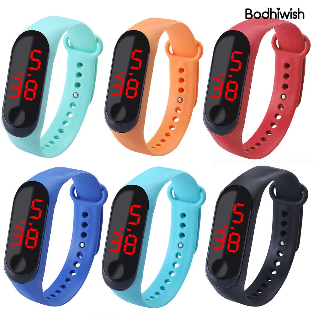 Đồng hồ đeo tay có đèn LED kĩ thuật số kèm phụ kiện chất lượng cao | BigBuy360 - bigbuy360.vn