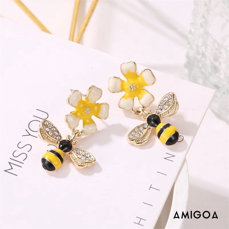 Khuyên Tai Hình Bông Hoa Và Chú Ong Thời Trang Hàn Quốc