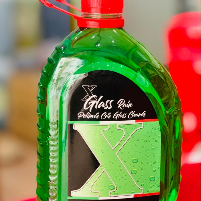 Nước rửa kính ô tô xuất xứ Châu Âu XGLASS hương bạc hà 3.2L